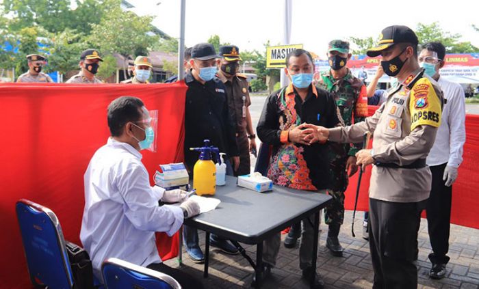 Jelang Hari H, KPU Bersama Polres Tuban Gelar Simulasi Pemungutan Sesuai Prokes Jelang Hari H, KPU Bersama Polres Tuban Gelar Simulasi Pemungutan Sesuai Prokes