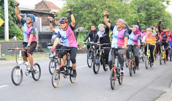 Dekatkan Diri dengan Warga Lamongan, Dandim dan Kapolres Gowes Bareng