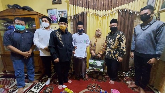 Pj Bupati Hudiyono Ajak Warga Sidoarjo Dukung Wahid Sabet Juara KDI 2020 Pj Bupati Hudiyono Ajak Warga Sidoarjo Dukung Wahid Sabet Juara KDI 2020