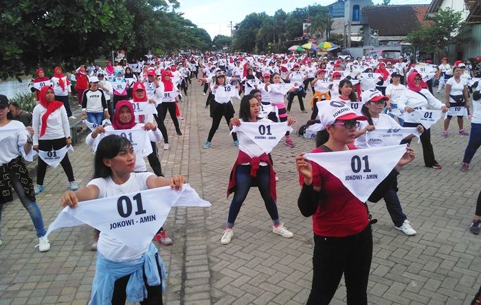 Berikan Dukungan Jokowi-Amin, ​Ribuan Emak Senam Gaspol di Pinka Tulungagung
