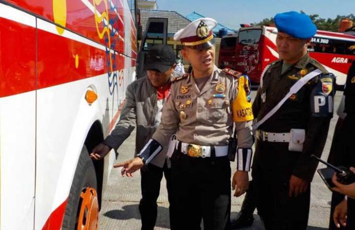 Jelang Lebaran, Puluhan Kru Bus Lakukan Tes Urin Jelang Lebaran, Puluhan Kru Bus Lakukan Tes Urin