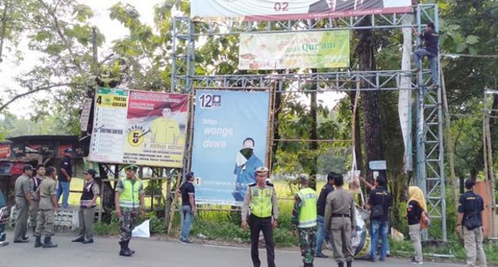 Masa Tenang, Bawaslu Tuban Tertibkan 21.027 Peraga Kampanye Masa Tenang, Bawaslu Tuban Tertibkan 21.027 Peraga Kampanye