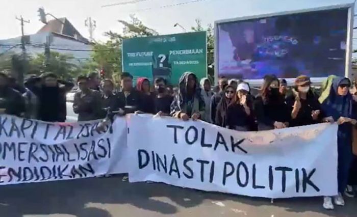 Kecewa Sikap Jokowi, Pegiat Medsos: Jangan Tergelincir Politik Dinasti Kecewa Sikap Jokowi, Pegiat Medsos: Jangan Tergelincir Politik Dinasti