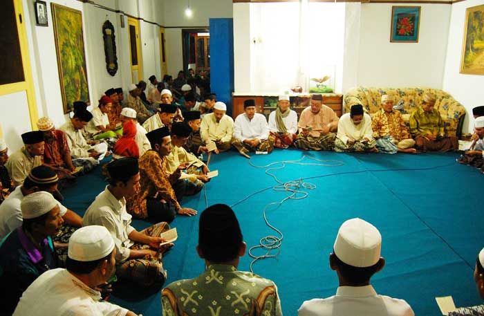 Tafsir Al-Isra 1: Tahlilan, Ibarat Charge Hati yang Low Battery Tafsir Al-Isra 1: Tahlilan, Ibarat Charge Hati yang Low Battery