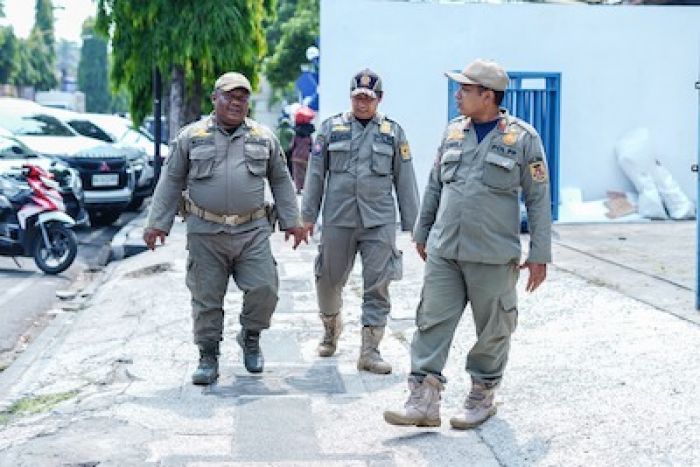 Puluhan PKL Jalan Brawijaya Resmi Pindah ke Taman Brantas Kota Kediri Puluhan PKL Jalan Brawijaya Resmi Pindah ke Taman Brantas Kota Kediri