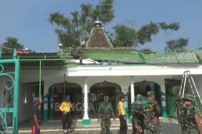 Puting Beliung Terjang 7 Desa di Jombang Puting Beliung Terjang 7 Desa di Jombang