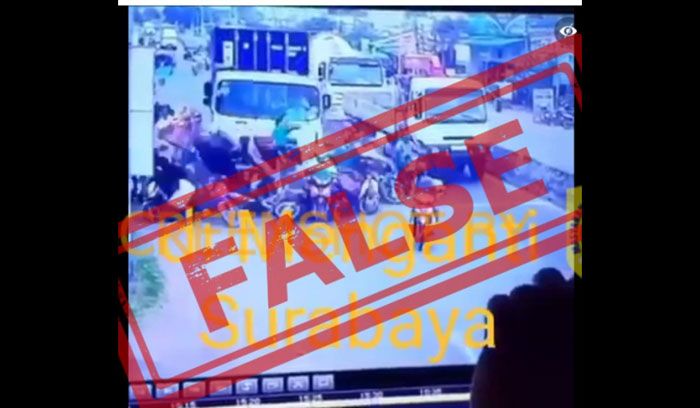 Pemkot Surabaya Pastikan Video Viral Kontainer Tabrak Motor di Menganti Surabaya Hoaks Pemkot Surabaya Pastikan Video Viral Kontainer Tabrak Motor di Menganti Surabaya Hoaks