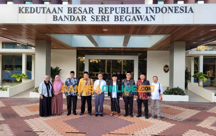 Mahasiswa Dapat Uang Rp3-4 Juta Tiap Bulan, Laporan BANGSAONLINE dari Brunei Darussalam Mahasiswa Dapat Uang Rp3-4 Juta Tiap Bulan, Laporan BANGSAONLINE dari Brunei Darussalam
