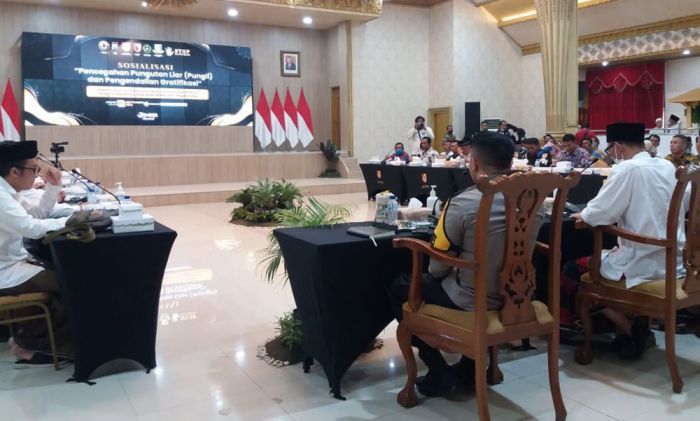 Antisipasi Pungli pada Pelaksanaan PTSL dan PAW Kades, Tim Saber Pungli Jember Gelar Sosialisasi Antisipasi Pungli pada Pelaksanaan PTSL dan PAW Kades, Tim Saber Pungli Jember Gelar Sosialisasi