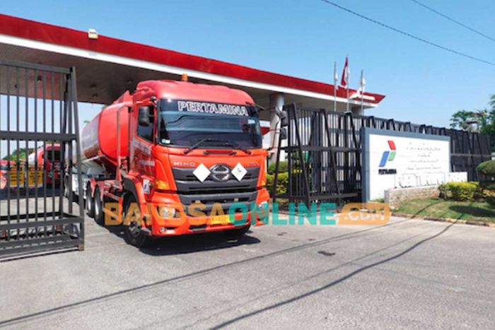 Pertamina Buka Suara soal Tangki Pertamax Fuel Tuban Bocor yang Akibatkan Ribuan Warga Diungsikan Pertamina Buka Suara soal Tangki Pertamax Fuel Tuban Bocor yang Akibatkan Ribuan Warga Diungsikan