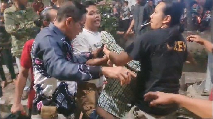 Incar Wanita di Medsos, Janji Bertemu, Rampas Motor, Bonyok Dihajar Warga Incar Wanita di Medsos, Janji Bertemu, Rampas Motor, Bonyok Dihajar Warga