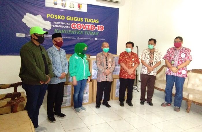 Lawan Covid-19, Ratna Juwita Salurkan Ratusan APD untuk Tim Medis Lawan Covid-19, Ratna Juwita Salurkan Ratusan APD untuk Tim Medis