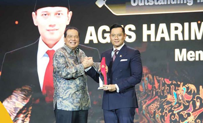 Raih Penghargaan, Menteri ATR/BPN: Semua Penerima Punya Andil Wujudkan Indonesia Emas Raih Penghargaan, Menteri ATR/BPN: Semua Penerima Punya Andil Wujudkan Indonesia Emas