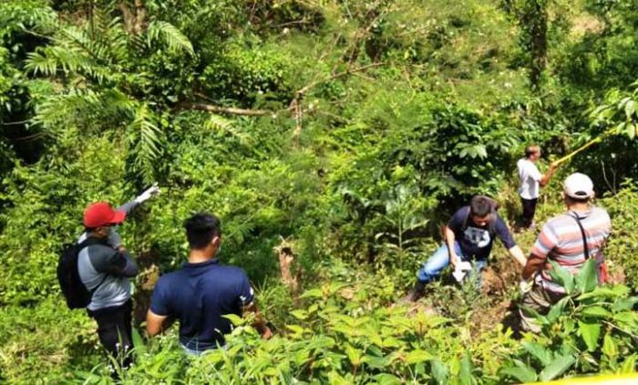 Ditemukan Tengkorak di Areal Perkebunan, Polres Jember Lakukan Olah TKP Lanjutan Ditemukan Tengkorak di Areal Perkebunan, Polres Jember Lakukan Olah TKP Lanjutan