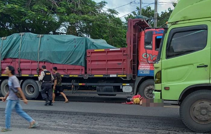 Naik Motor ​Diseruduk Truk dari Belakang, Ibu dan Anak di Tuban Luka Berat