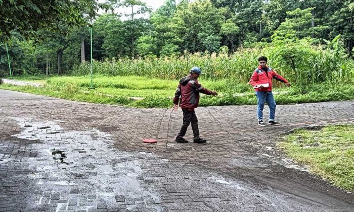 Pemkab Pasuruan Anggarkan Rp175 Juta untuk Benahi Jalan Desa Bulusari Pemkab Pasuruan Anggarkan Rp175 Juta untuk Benahi Jalan Desa Bulusari