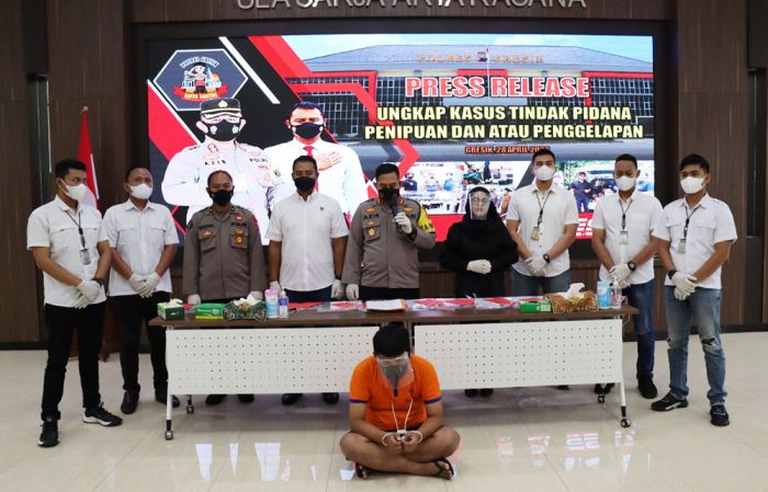 Gelapkan Uang Nasabah Rp2 Miliar, Karyawan Perusahaan Finance di Gresik Ditangkap Gelapkan Uang Nasabah Rp2 Miliar, Karyawan Perusahaan Finance di Gresik Ditangkap