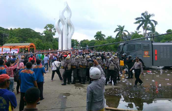 Kantor KPU Pamekasan Nyaris Dibakar Massa 