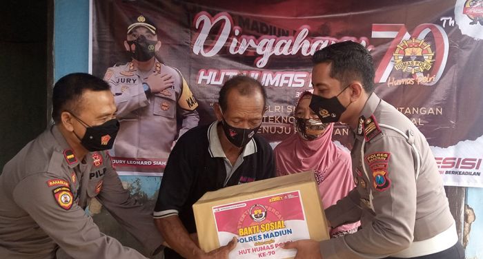 Peringati HUT Humas Polri ke-70, Polres Madiun Berikan Bantuan pada 4 Sasaran Peringati HUT Humas Polri ke-70, Polres Madiun Berikan Bantuan pada 4 Sasaran