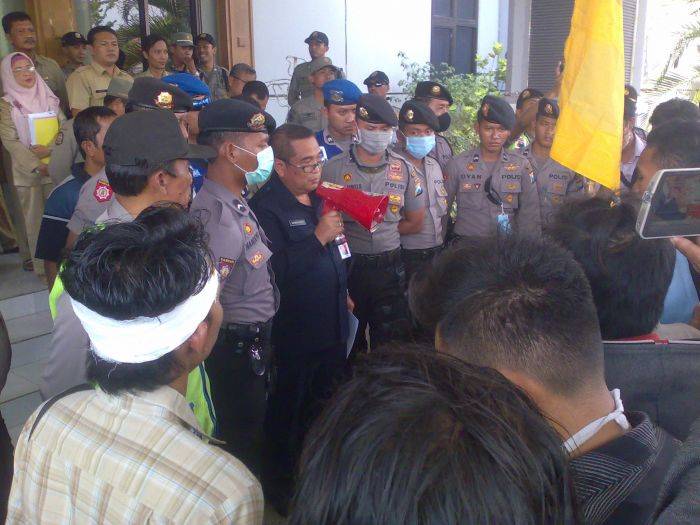 Klinik Ilegal Marak, PMII Gresik Demo Dinkes 