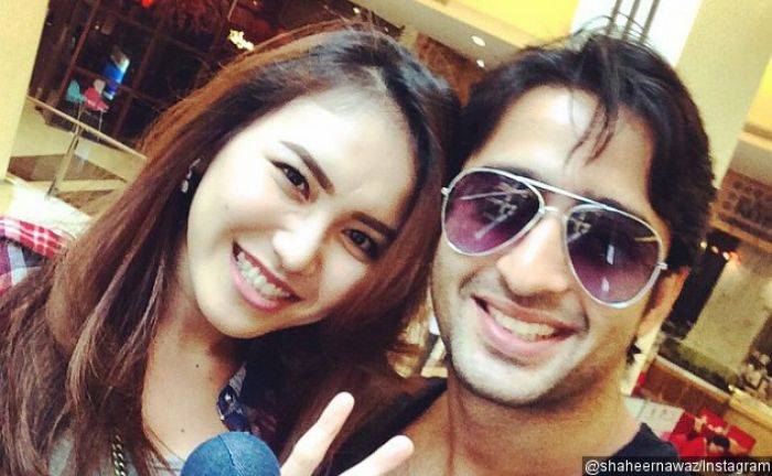 Ayu Ting Ting Dihadiahi Boneka Teddy Bear oleh Shaheer Sheikh