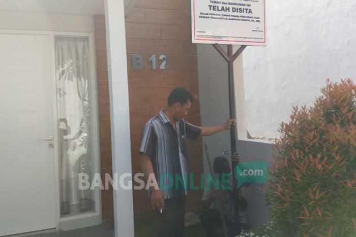 KPK Juga Sita Rumah Wali Kota Madiun di Perum Green Land Kediri KPK Juga Sita Rumah Wali Kota Madiun di Perum Green Land Kediri