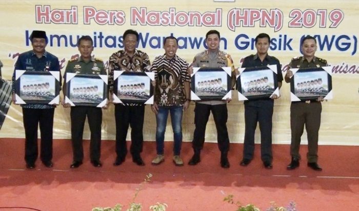 KWG, Bupati, dan Forkopimda Kompak Wujudkan Gresik Kondusif KWG, Bupati, dan Forkopimda Kompak Wujudkan Gresik Kondusif