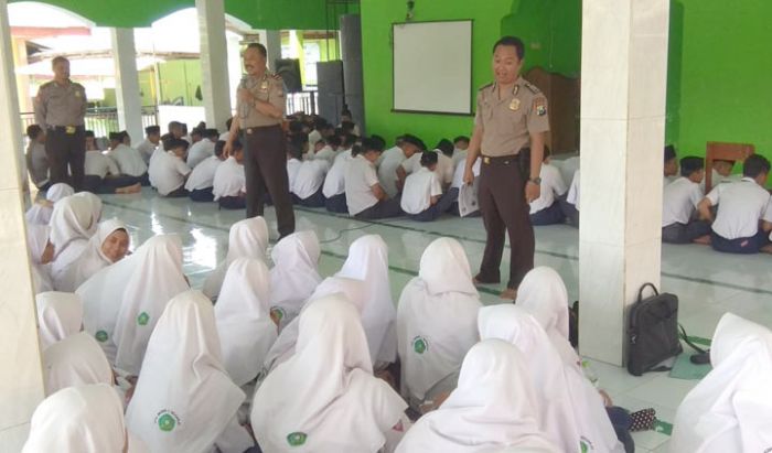 Cegah Penyalahgunaan Narkoba di Kalangan Pelajar, Polisi di Sidoarjo Lakukan Hal Ini Cegah Penyalahgunaan Narkoba di Kalangan Pelajar, Polisi di Sidoarjo Lakukan Hal Ini