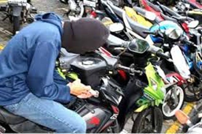 Dirayu Dapat Uang untuk Main PS, Bocah SD di Jember Ikut Curi Motor Dirayu Dapat Uang untuk Main PS, Bocah SD di Jember Ikut Curi Motor