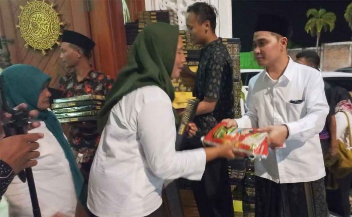 Bukber Bareng Relawan Bekisar Kemlagi dan Gedeg, Gus Barra Ajak Kuatkan 2 Hal ini Bukber Bareng Relawan Bekisar Kemlagi dan Gedeg, Gus Barra Ajak Kuatkan 2 Hal ini