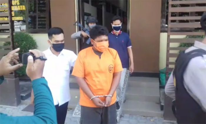 Curi HP Tetangga Sendiri, Pemuda Asal Probolinggo Digelandang ke Kantor Polisi Curi HP Tetangga Sendiri, Pemuda Asal Probolinggo Digelandang ke Kantor Polisi