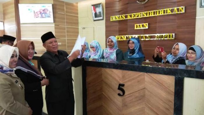 Sidak Hari Pertama Masuk Kerja, Bupati Fadeli Ancam Sanksi ASN yang Bolos Sidak Hari Pertama Masuk Kerja, Bupati Fadeli Ancam Sanksi ASN yang Bolos