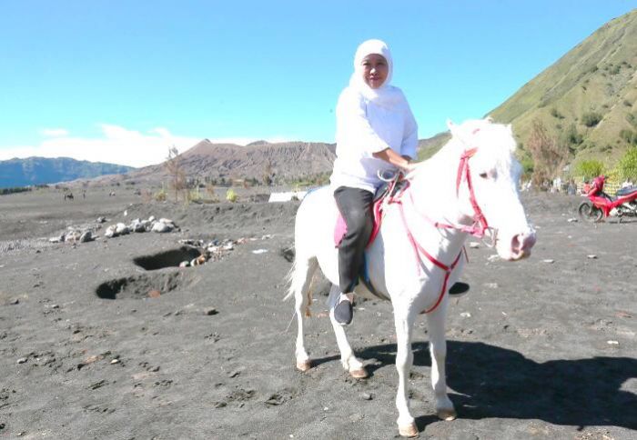 Wisata ​Gunung Bromo Dibuka Hari Ini, Gubernur Khofifah: Protokol Kesehatan Wisatawan Dimonitor