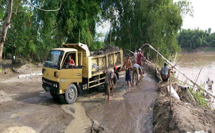 Diduga Bocor, Razia Penambangan Pasir Ilegal di Bojonegoro Hanya Amankan 11 Sopir Diduga Bocor, Razia Penambangan Pasir Ilegal di Bojonegoro Hanya Amankan 11 Sopir