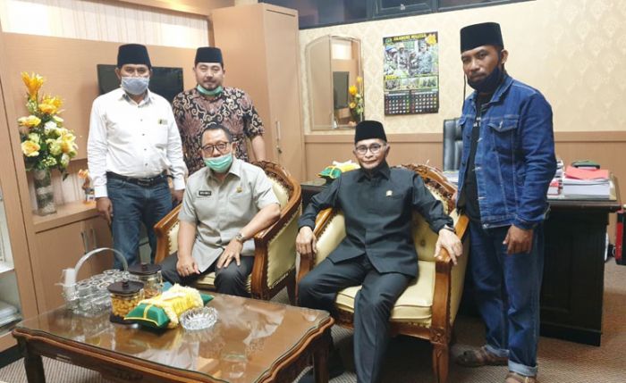 Keberadaan Puslatpur Dikeluhkan, DPRD Jatim akan Undang TNI AL untuk Dengar Aspirasi Warga Keberadaan Puslatpur Dikeluhkan, DPRD Jatim akan Undang TNI AL untuk Dengar Aspirasi Warga