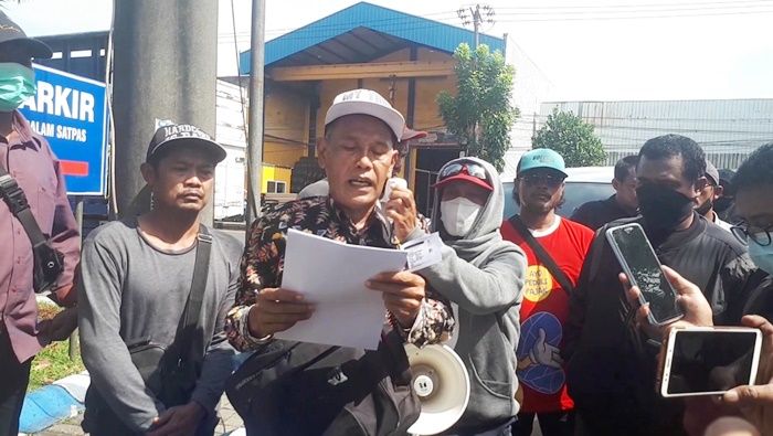 Merasa Sulit Dapatkan SIM, Komunitas Anak Muda Pinggiran Malang Demo Satpas Singosari Merasa Sulit Dapatkan SIM, Komunitas Anak Muda Pinggiran Malang Demo Satpas Singosari