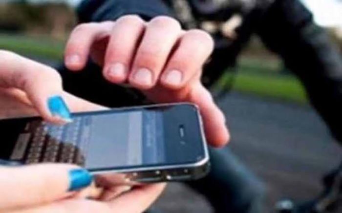 Gunakan Modus Lama, Satu dari Dua Pelaku Perampasan Hp pada Anak Ditangkap Setelah Dikeroyok Warga Gunakan Modus Lama, Satu dari Dua Pelaku Perampasan Hp pada Anak Ditangkap Setelah Dikeroyok Warga