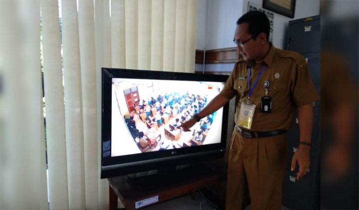 Untuk Sterilisasi UNBK, SMAN 3 Jember Dilengkapi dengan CCTV Untuk Sterilisasi UNBK, SMAN 3 Jember Dilengkapi dengan CCTV