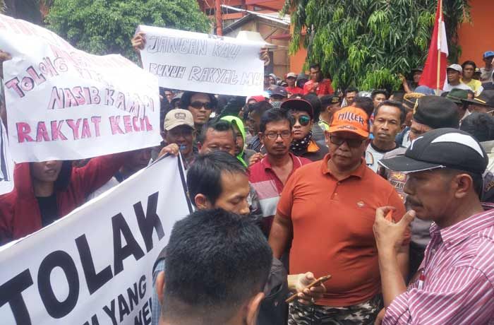 Ribuan Warga Watulimo Tolak Pembangunan Pelabuhan Niaga Ribuan Warga Watulimo Tolak Pembangunan Pelabuhan Niaga