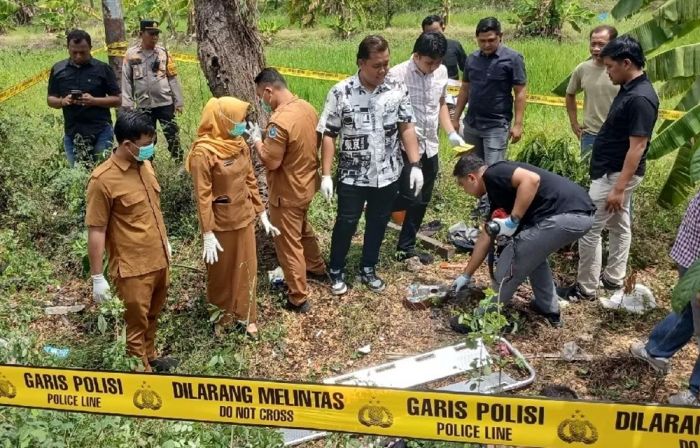 Mayat Pria Tanpa Identitas Ditemukan di Lamongan, Diduga Korban Kekerasan Mayat Pria Tanpa Identitas Ditemukan di Lamongan, Diduga Korban Kekerasan