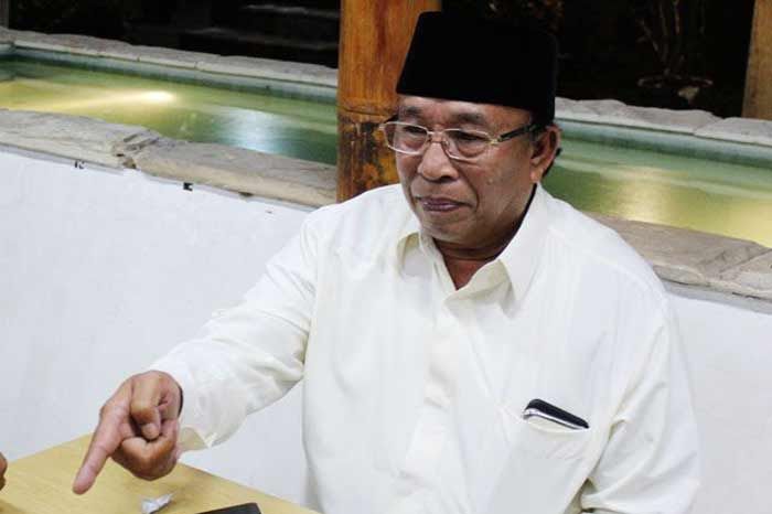 Tudingan "Keminter", Orang Dekat Gus Dur: Seharusnya Risma Beri Contoh yang Baik Tudingan "Keminter", Orang Dekat Gus Dur: Seharusnya Risma Beri Contoh yang Baik