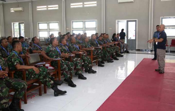 Sebanyak 40 Prajurit TNI AL Menerima Pelatihan Force Protection Sebanyak 40 Prajurit TNI AL Menerima Pelatihan Force Protection