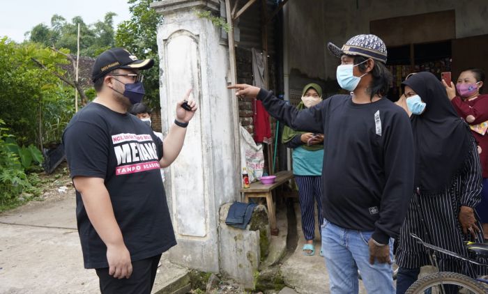 Menjeng Kimhoa Puji Kualitas Aspal di Depan Rumahnya: Mirip Sirkuit Mandalika Menjeng Kimhoa Puji Kualitas Aspal di Depan Rumahnya: Mirip Sirkuit Mandalika