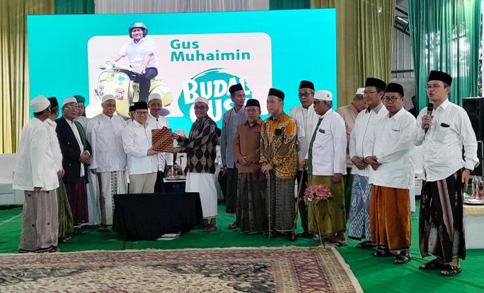 99 Kiai Jatim Berikan Mandat ke Gus Muhaimin Maju Pilpres 2024 99 Kiai Jatim Berikan Mandat ke Gus Muhaimin Maju Pilpres 2024