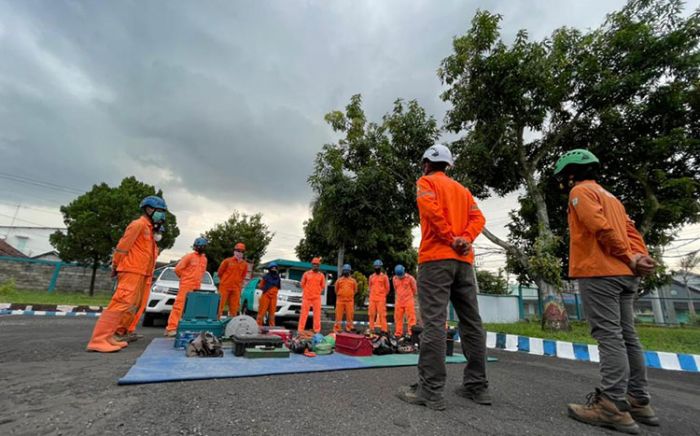 PLN UIT JBM Lakukan Gelar Pasukan, Pastikan Keandalan Pasokan Listrik Jelang Idulfitri PLN UIT JBM Lakukan Gelar Pasukan, Pastikan Keandalan Pasokan Listrik Jelang Idulfitri