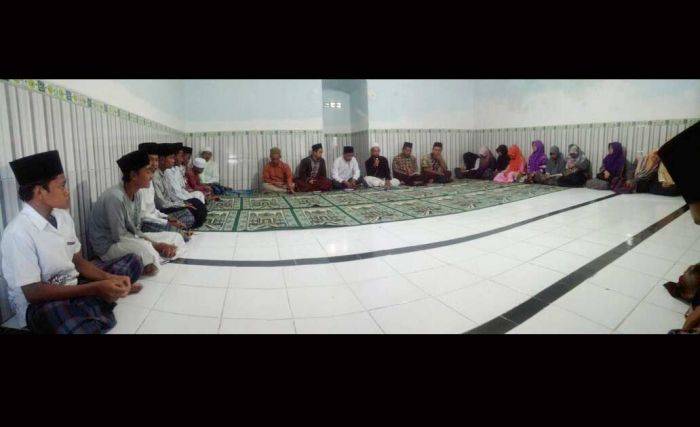 Pesantren Tebuireng Serahkan Bantuan ke Panti Asuhan Pesantren Tebuireng Serahkan Bantuan ke Panti Asuhan