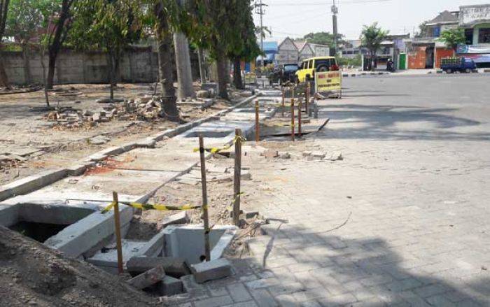 Jelang Musim Hujan, DPU Gresik Gencarkan Normalisasi Saluran Air Kota Cegah Banjir