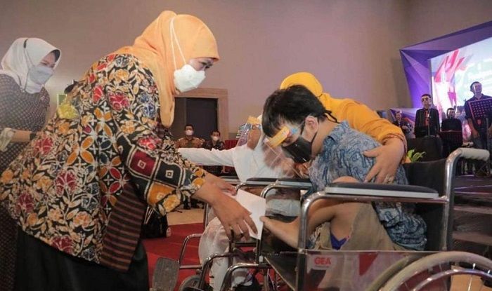 Satu-Satunya Gubernur di Indonesia, Khofifah Indar Parawansa Raih Penghargaan API dari IGI Satu-Satunya Gubernur di Indonesia, Khofifah Indar Parawansa Raih Penghargaan API dari IGI