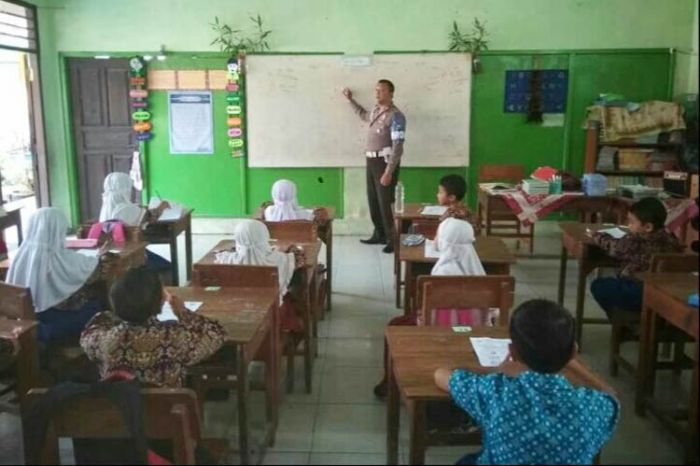 Tuntutan Belum Dipenuhi Bupati, Ribuan Guru di Lamongan Mogok Ngajar