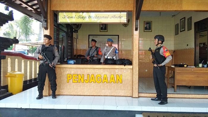 Imbas Bom di Surabaya, Penjagaan Mapolres Blitar Kota Diperketat